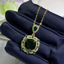 The emerald look Luxury quality pendant with free box packaging