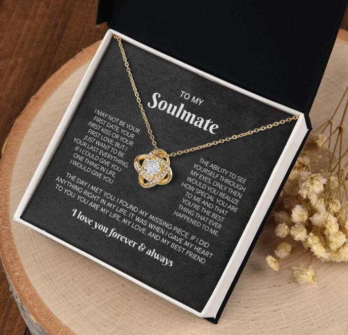 The gold look Diamond cut Luxury pendant box packed