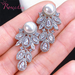 ZIRCON STONES HIGHLY FINISHED RHODIUM PLATED LUXURY EARRINGS