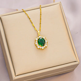 Luxury quality exclusive pendant with chain exclusive free box packaging