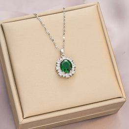 Luxury quality exclusive pendant with chain exclusive free box packaging