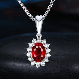 CrimsonQueen™ Pendant – Radiate Bold Elegance