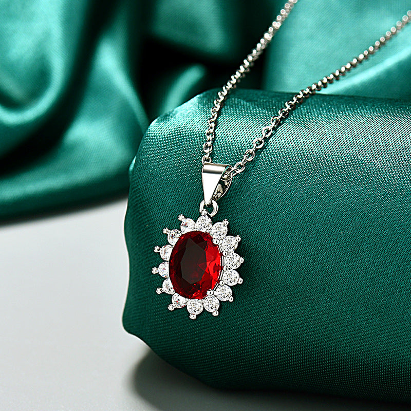 CrimsonQueen™ Pendant – Radiate Bold Elegance