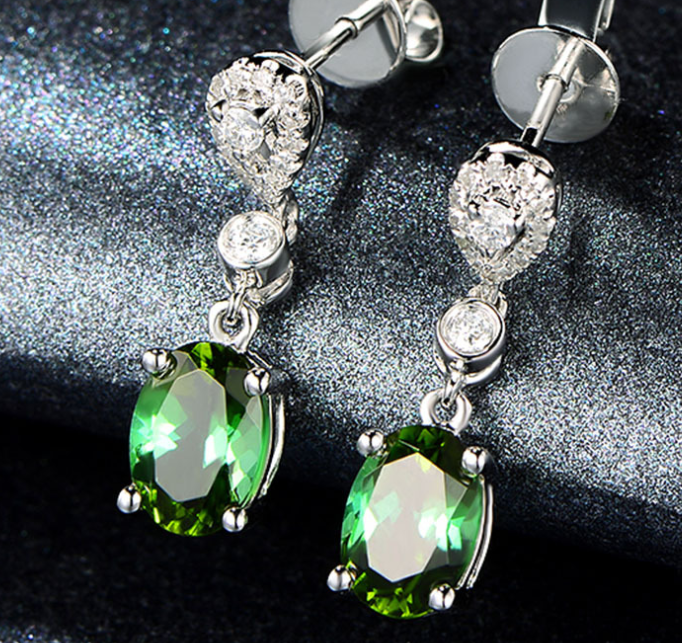 HIGH QUALITY ZIRCON STONE EARRING