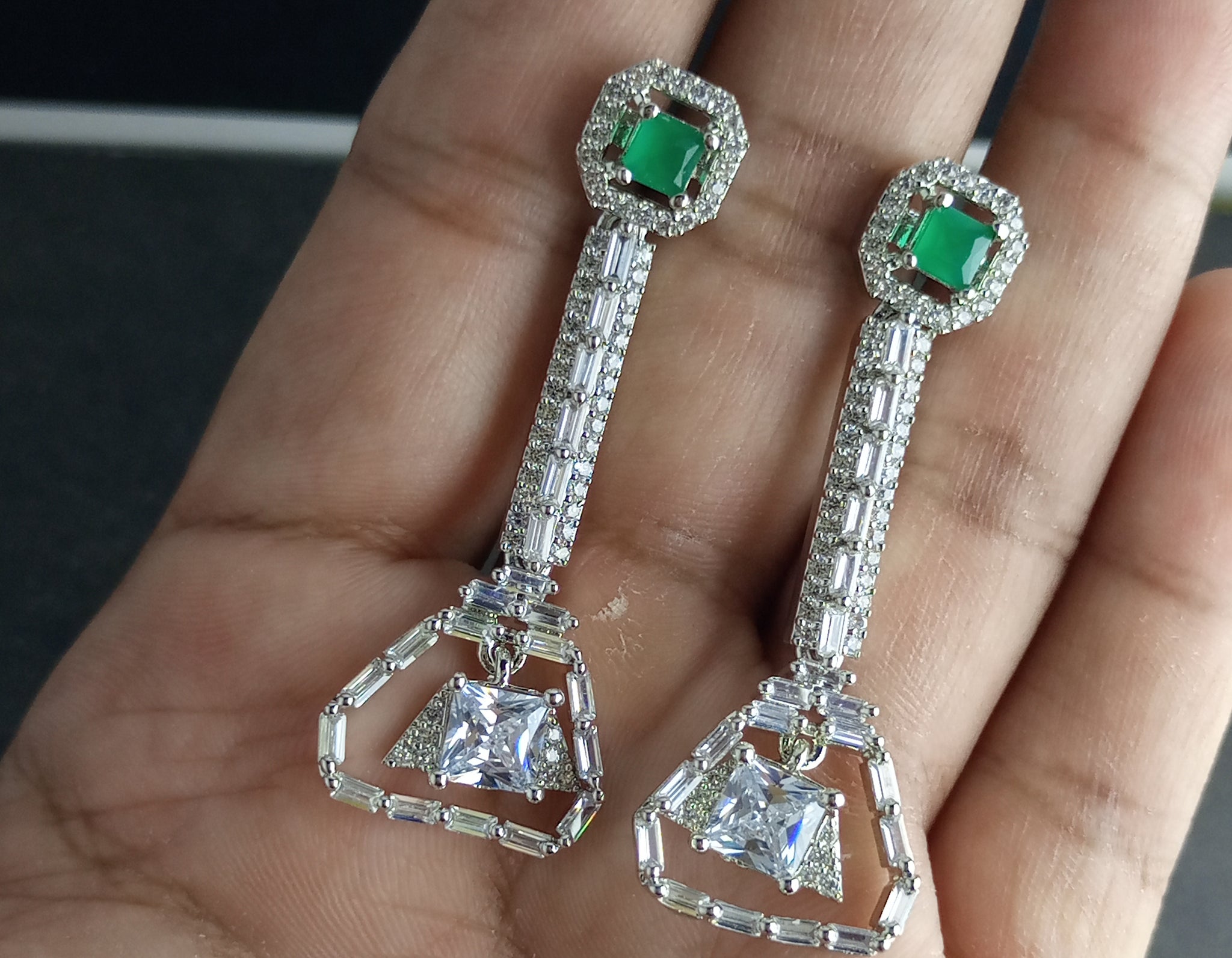 EMERALD LOOK LUXURY RHODIUM EARRINGS ZIRCON