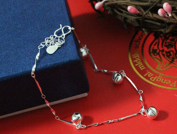 silver color anklet