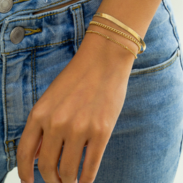 Exclusive chic wear bracelet